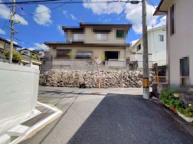 【前面道路含む現地写真】