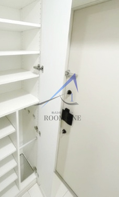 サン・ボナールの玄関|玄関です。