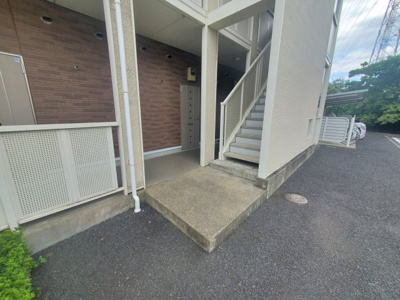 【エントランス】 | Tクレスト | ゆとりのあるエントランスです