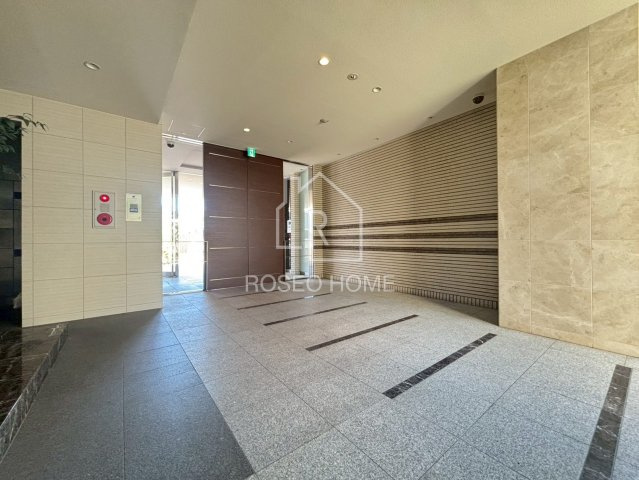 ドゥージエム京橋のロビー