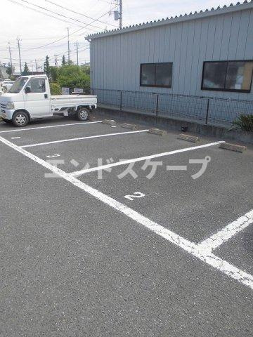 ヴィラ・シャルダンの駐車場|高崎、前橋のお部屋探しはエンドスケープまで！お客様の理想お聞かせ下さい♪