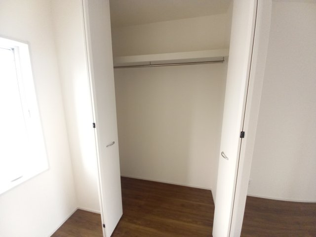 水戸市見川　12期の収納|クローゼット内にキャストなどを置いていただき、スペースの有効活用を！