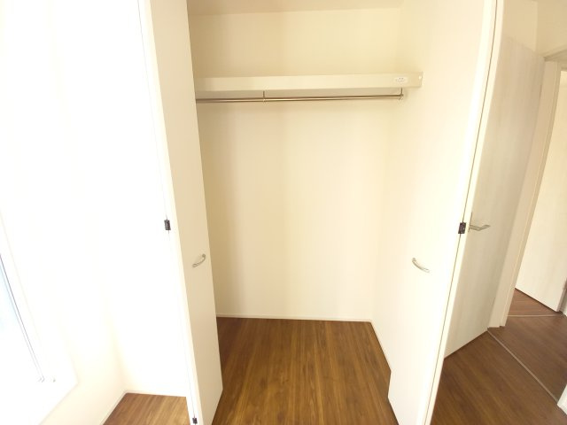 水戸市見川　12期の収納|クローゼット内にキャストなどを置いていただき、スペースの有効活用を！