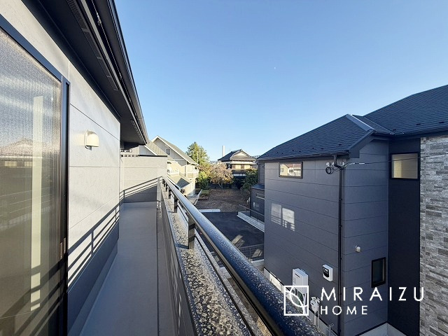 【独立洗面台】 | お掃除も楽にできる洗面台が嬉しいですね♪毎日使うものだから、できる限り綺麗さを保ちたいです。朝シャンプー派のご家族様も安心してお使い頂けそうです。
