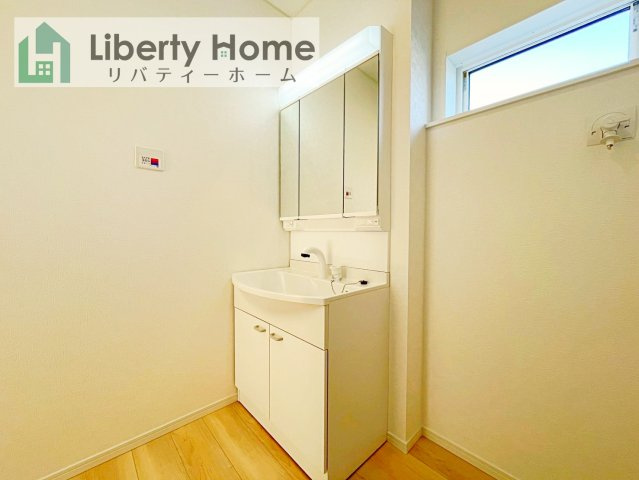 ひたちなか市平磯遠原町第1　新築戸建　1号棟の独立洗面台