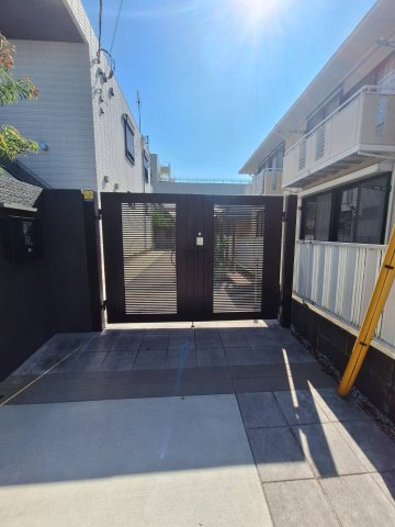 ＡＲＲＯＷＳ　ＨＯＳＨＩＫＡＷＡのエントランス