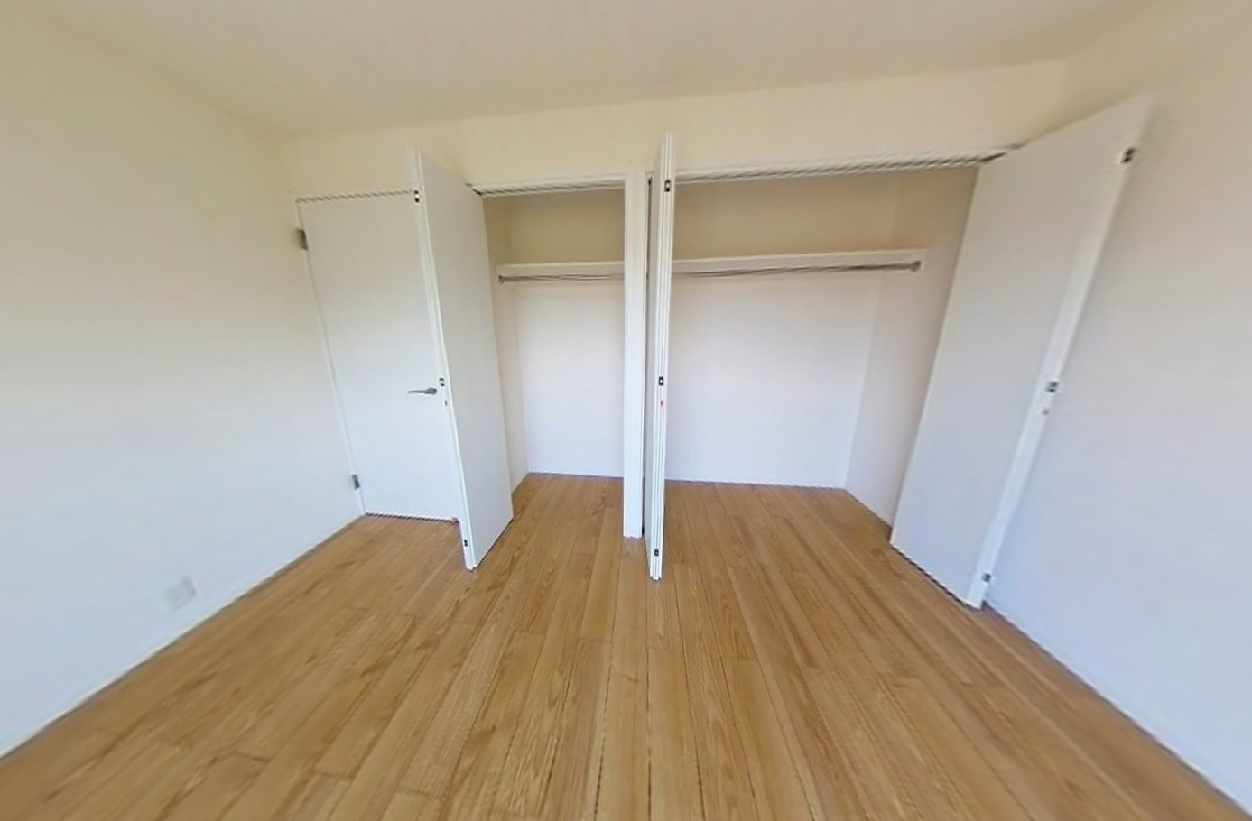 十條草加マンションB号棟の洋室|個人の部屋や寝室として使える洋室です