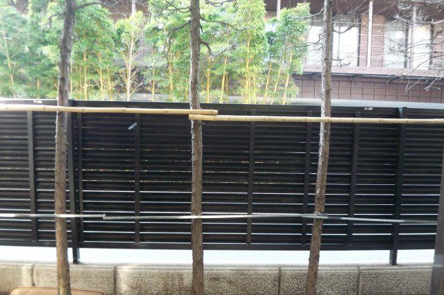 開放的で明るい空間を演出してくれるバルコニーです