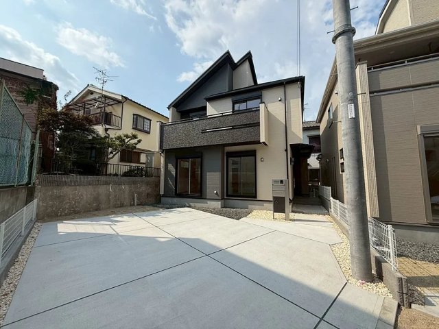 東香里元町　新築一戸建ての外観|新しい生活にいかがでしょうか？外観はお住まいの顔になります。こだわりたいポイントですね。外壁塗装や屋根塗装のご相談も承っております。
■現地内覧・資金計画相談・住宅ローン相談もお問合せ受付中■