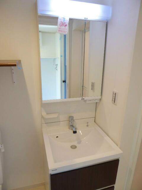 グランソレイユ大倉山の独立洗面台