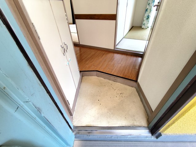 第2藤マンションの玄関