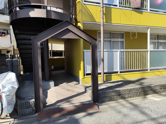 第2藤マンションのエントランス