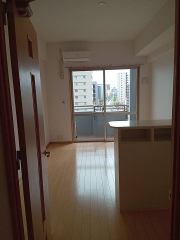 ウエストサイド箱崎の居間・リビング