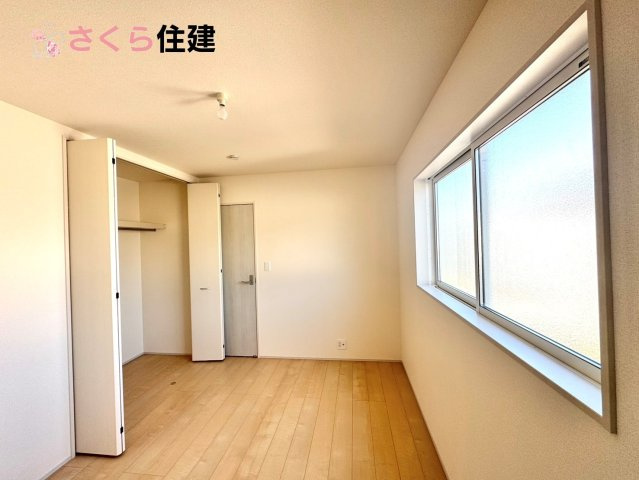リーブルガーデン宇都宮今宮第6　２号棟の洋室|広々とした洋室です♪お子様の成長に伴って増えていく荷物にも対応できます！