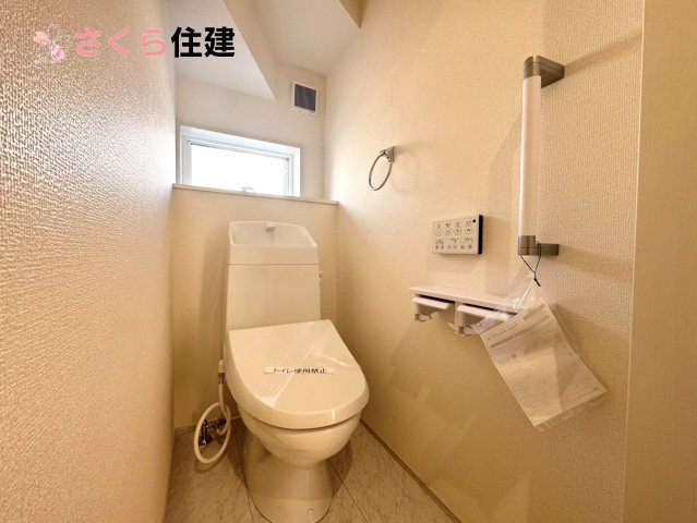 リーブルガーデン宇都宮今宮第6　２号棟のトイレ|トイレは各階完備。夜、トイレに起きても、2階の寝室から1階のトイレに降りる必要はありません。