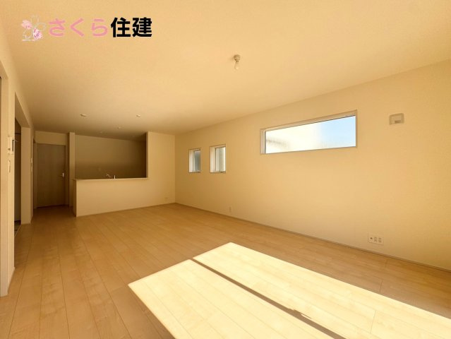 リーブルガーデン宇都宮今宮第6　２号棟の居間・リビング|広々19帖LDLは南向きで日当たり良好。ゆったりとした時間の流れる開放的なくつろぎの空間									
