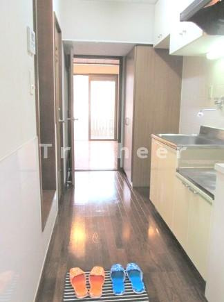 ひばりひるずの玄関