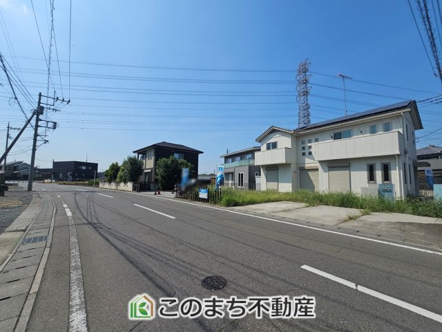 小山市大字粟宮692-4　中古戸建の前面道路含む現地写真|前面道路含む現地写真