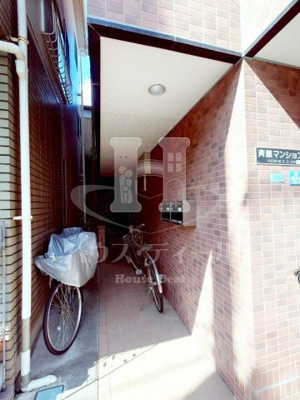 【エントランス】 | 斉藤マンション | 清潔なエントランスです