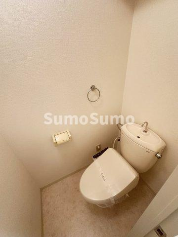 ゴールドクレスト垂水のトイレ|落ち着いた色調のトイレです