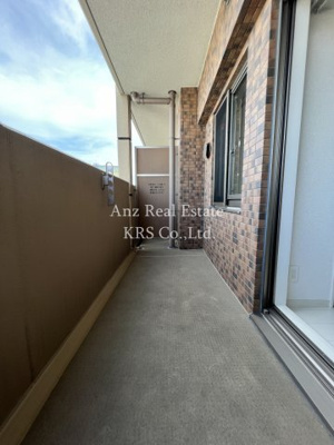 【バルコニー】 | プレサンス阿波座ステーションフロント | 洗濯竿付きの広々としたバルコニーでお洗濯もラクラク♪