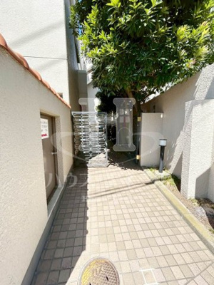 【エントランス】 | コンド川口 | 清潔なエントランスです