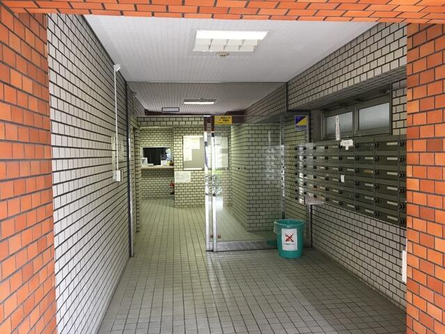 グランドハイツ八丁堀のエントランス| 