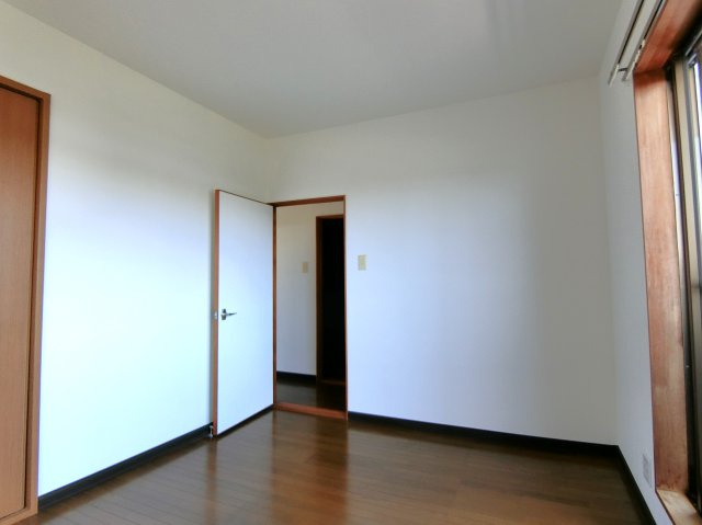 白子町八斗2418貸家の洋室