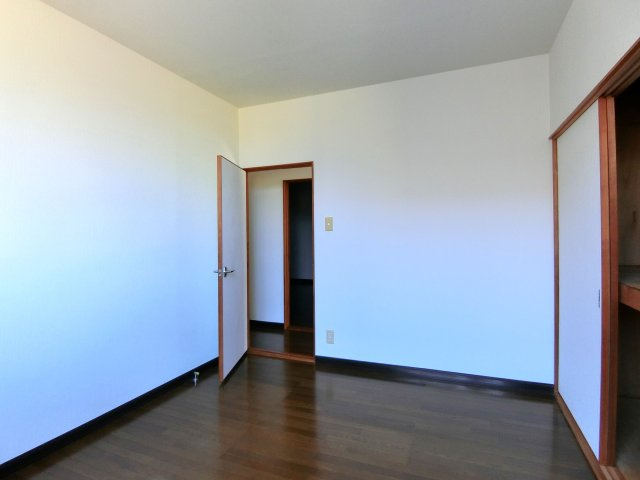 白子町八斗2418貸家の洋室