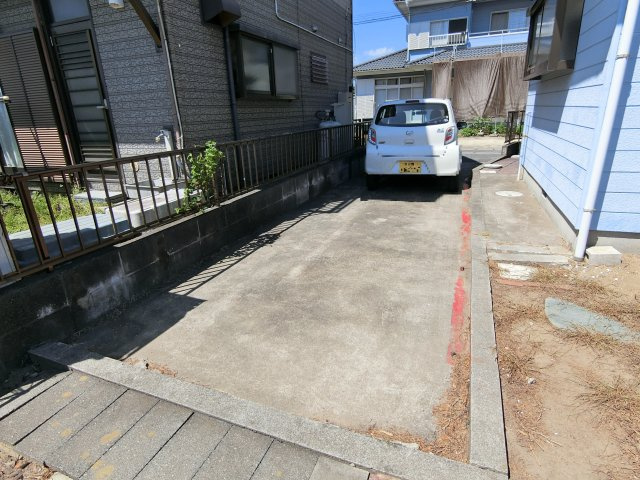 白子町八斗2418貸家の駐車場