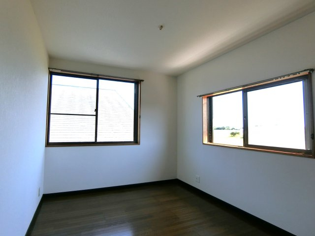 白子町八斗2418貸家の洋室