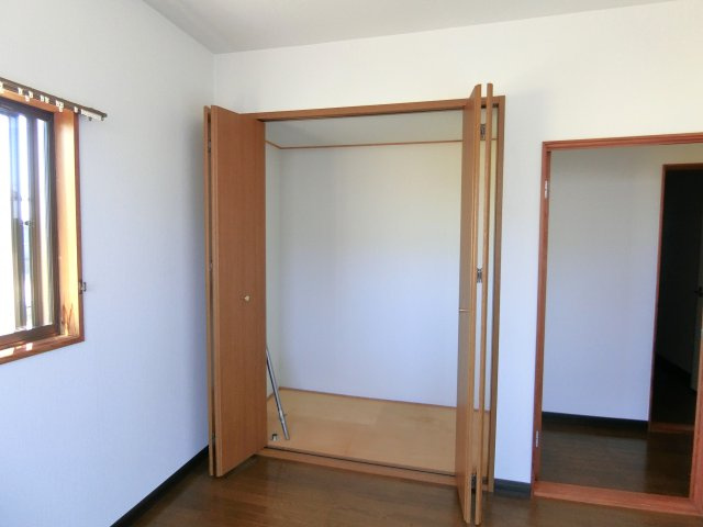 白子町八斗2418貸家の収納