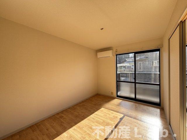 フォーレス華　B棟の居間・リビング