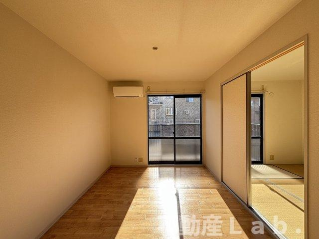 フォーレス華　B棟の居間・リビング