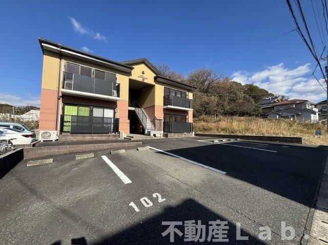 フォーレス華　B棟の駐車場