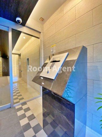 ディアレイシャス上前津のエントランス