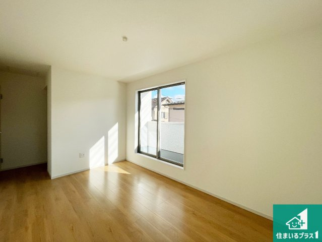 大津市千町　第1期　新築一戸建ての洋室|シンプルな洋室は、自分好みのインテリアが楽しめます♪ご家族とインテリアや家具を選びに行くのは新築購入時の醍醐味の一つです。ぜひお楽しみください♪