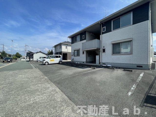 スリーゼ　Ⅰ棟の駐車場