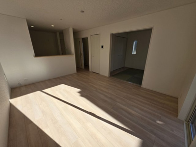 【居間・リビング】 | 熊谷市久下第１４ | ２号棟現地リビング（2025年12月16日）撮影