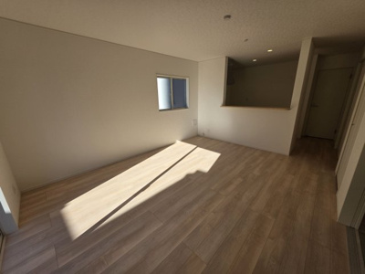 【居間・リビング】 | 熊谷市久下第１４ | ２号棟現地リビング（2025年12月16日）撮影