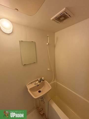 メゾン勝川の浴室