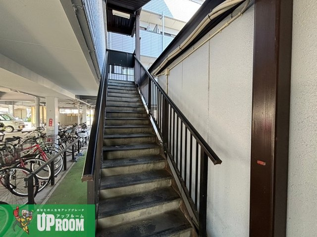 メゾン勝川のエントランス