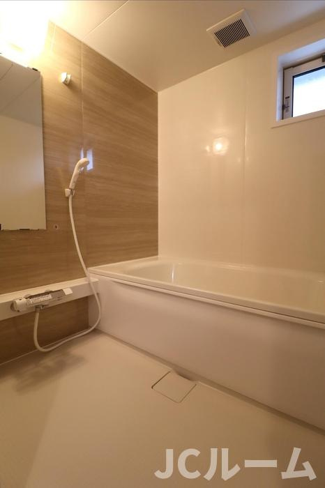 ノーブルスクエア Bの浴室