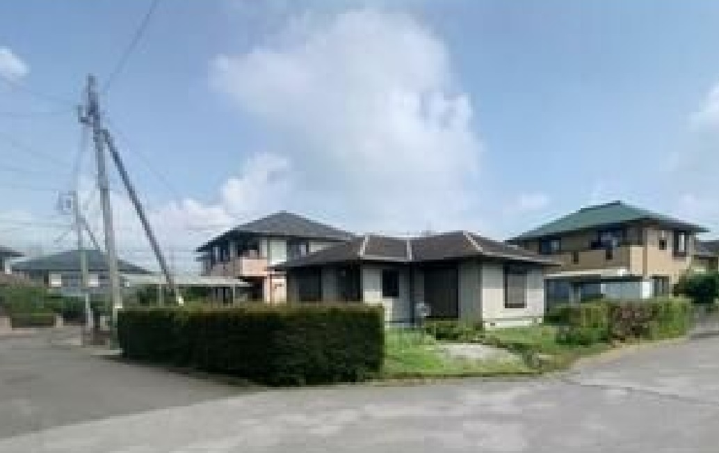 中古戸建　下野市緑の前面道路含む現地写真