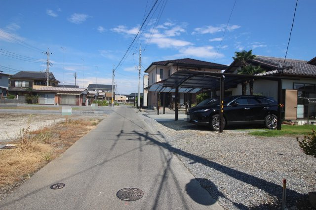《分譲地》栃木市箱森町　3期　全2区画の前面道路含む現地写真|分譲地東側道路（2025年9月撮影）