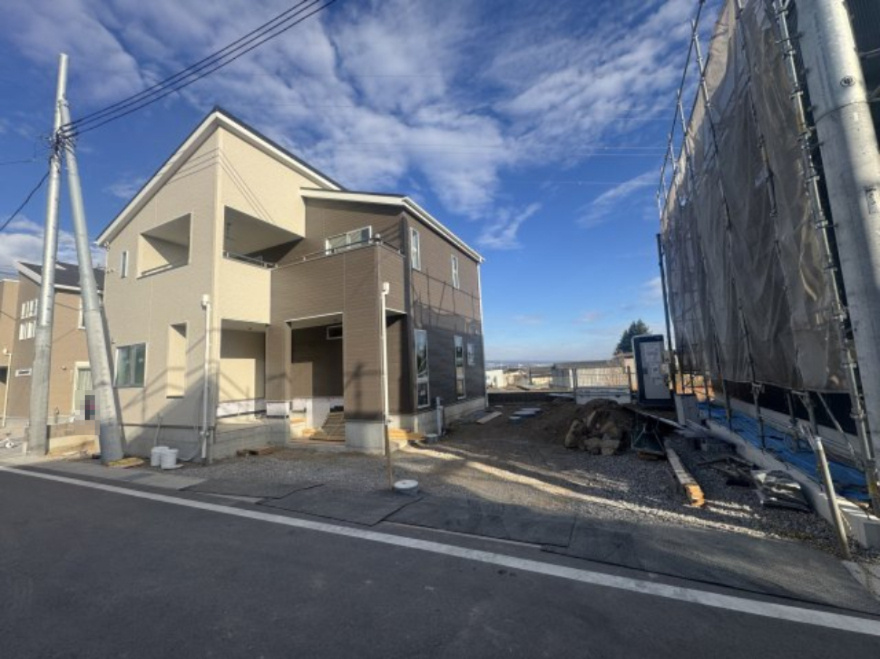 新築　北群馬郡吉岡町下野田第1　１号棟の駐車場|現地写真　駐車スペースは並列2台+1台分可能です！					
