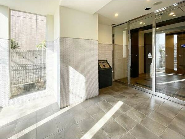 MDI.J Esaka Courtのエントランス