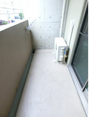 MDI.J Esaka Courtのバルコニー