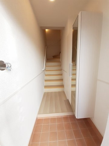 ハートホームズ壱番館の玄関