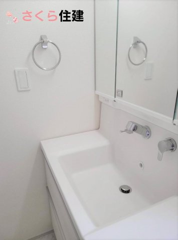 千渡第8期　　3号棟の玄関|天井まである靴箱で家族全員分の靴も収納可能です◎